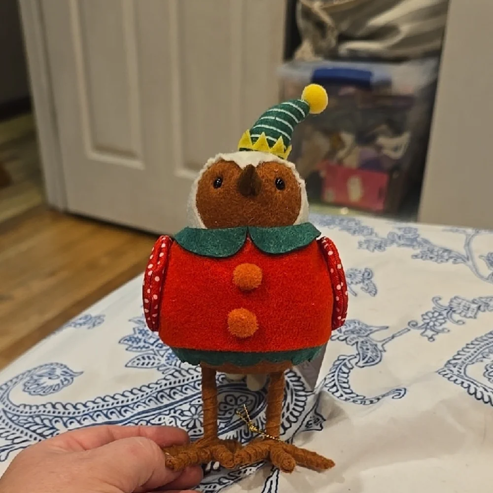 ❤️10/$10 Festive Bird Toy with Red and Green Outfit Christmas Decor
